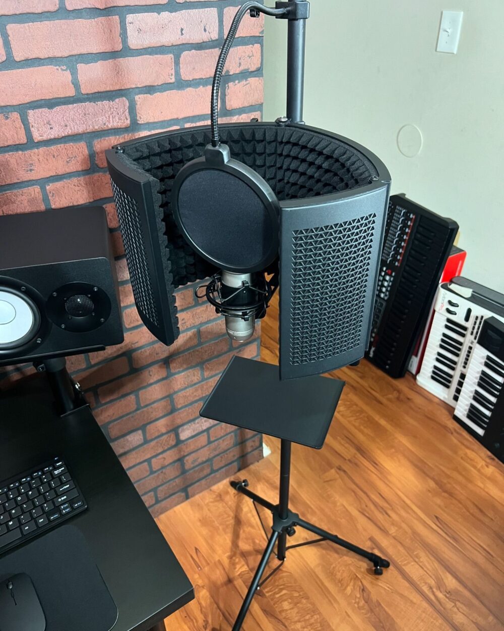 Buy Vintage Voltage Home Studio Setup - Apple Mac Mini Core i5 2.8GHz 1TB SSD 16GB 2014 Model at an Affordable Price