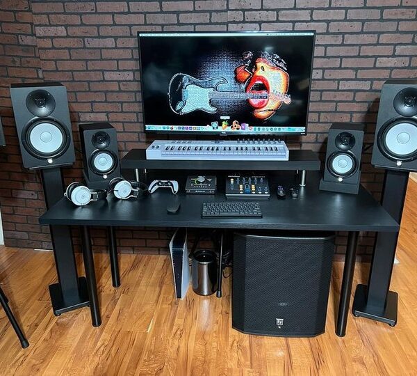 Buy Radiant Grid Home Studio Setup - Mac Pro 3.5GHz 64GB Ram 1TB SSD 43, PS5, Neumann TLM103 Professional studio Mic Mic Stand at an Affordable Price | Apple Mac Man