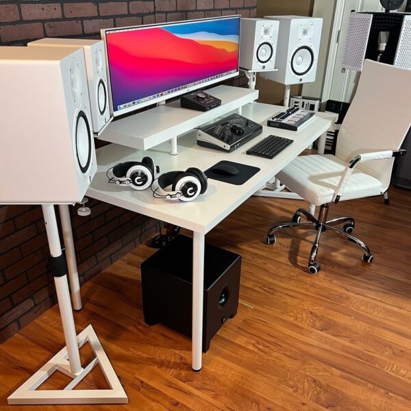 Snow White Home Studio Setup - 44” Ultra Wide Gaming Display, Mac Mini Quad Core i7, 2TB SSD, Wireless keyboard