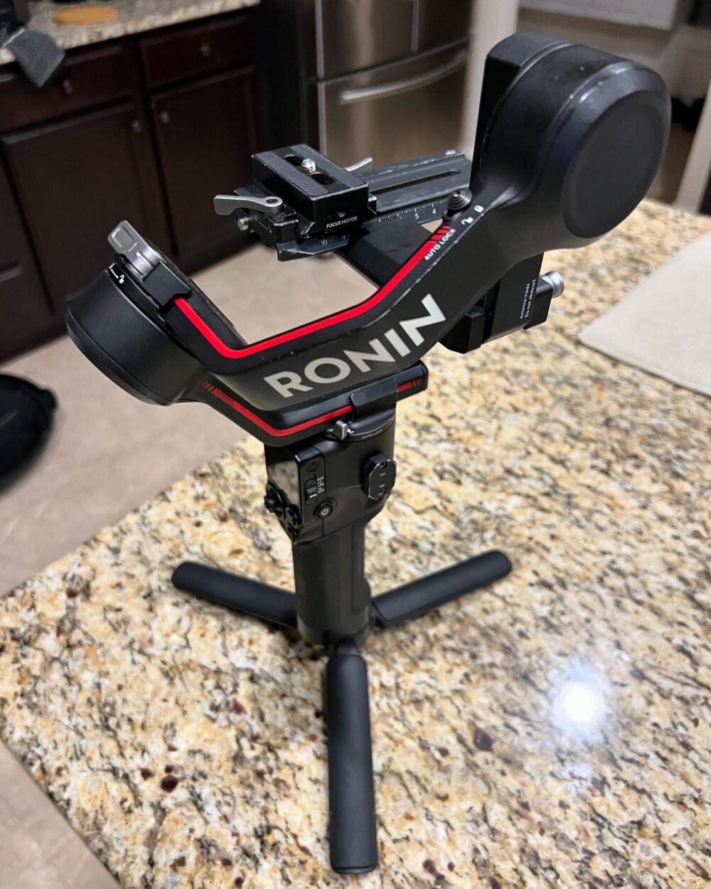 Buy DJI RS 3 3-Axis Gimbal Stabilizer For DSLR Cameras Best Deal at Apple Mac Man