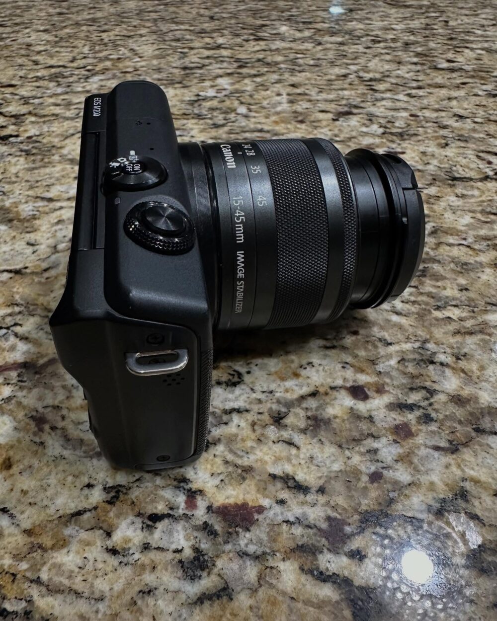 Buy Canon EOS M200 24.1MP Mirrorless Camera with 15-45mm Lens Best Deal at Apple Mac Man
