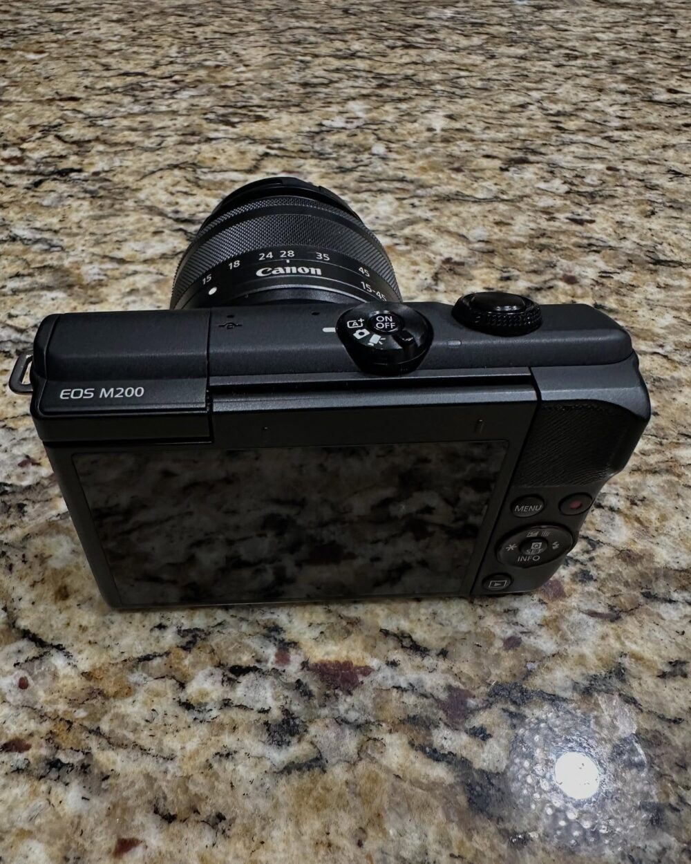 Buy Canon EOS M200 24.1MP Mirrorless Camera with 15-45mm Lens Best Deal at Apple Mac Man