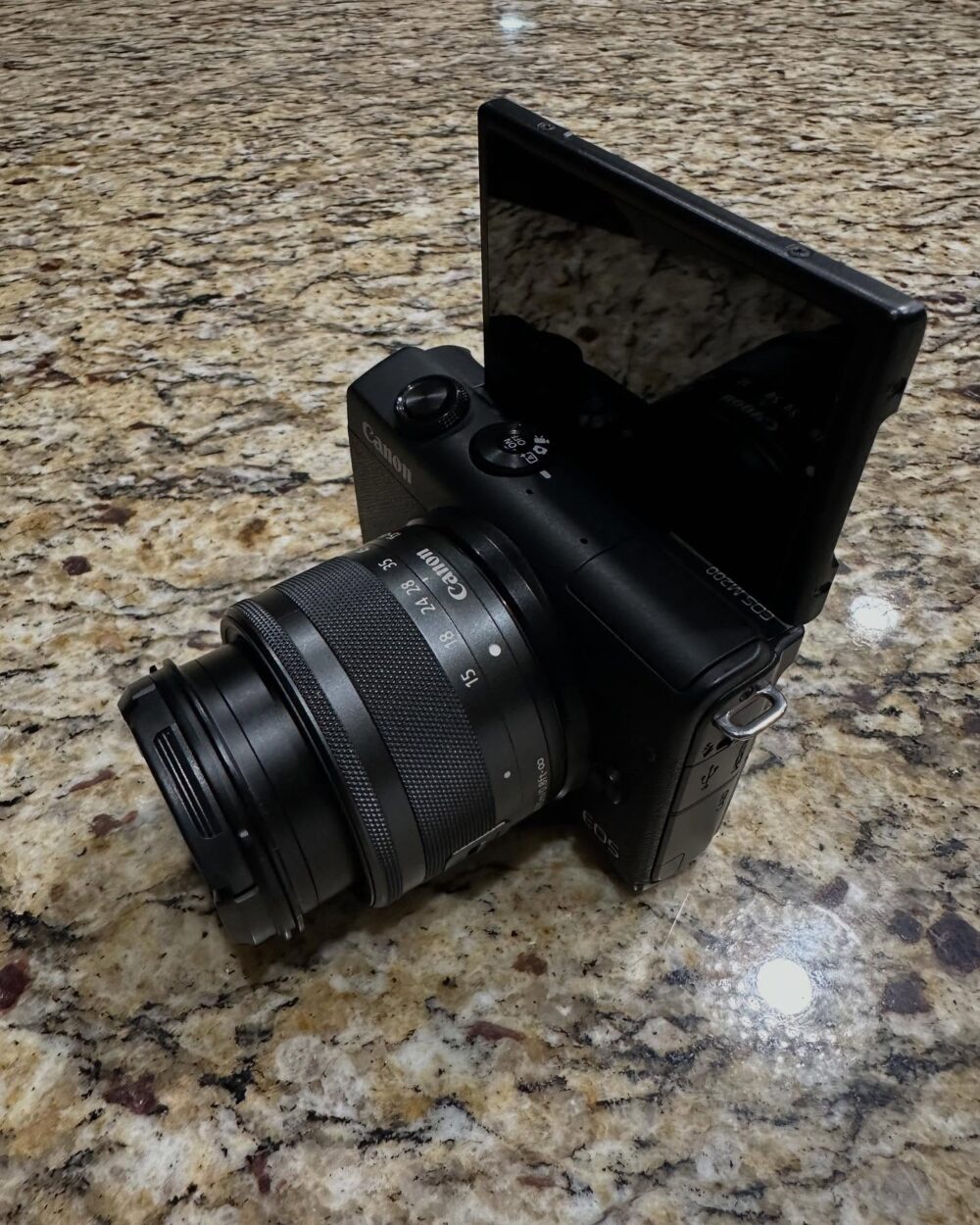 Buy Canon EOS M200 24.1MP Mirrorless Camera with 15-45mm Lens Best Deal at Apple Mac Man